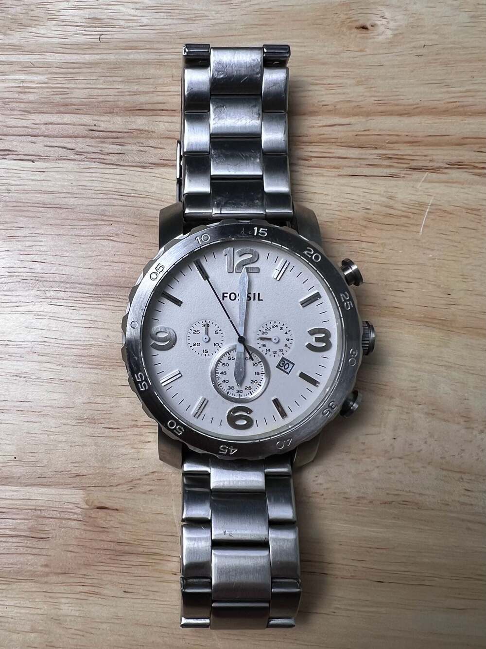 Fossil Men’s Chronograph Stainless Steel White Dial Date Watch Needs Battery - Picture 4 of 8